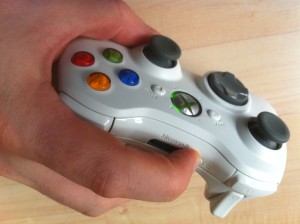 Xbox Controller nach USB-Empfänger suchen lassen durch Drücken der Verbindungstaste